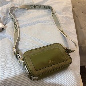 Super cute Michael Kors Olive Green Crossbody Bag!! Only used once!!